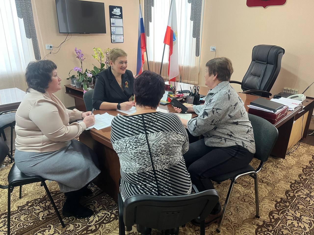 На еженедельный прием к главе Екатериновского района обратилось 5 жителей.