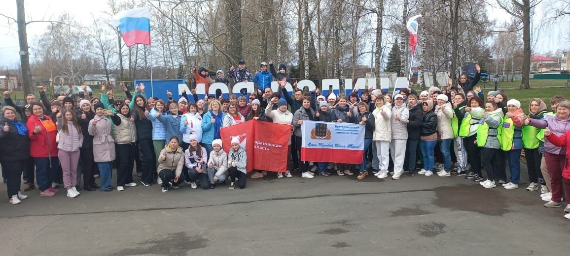 В День космонавтики трудовые коллективы и жители Екатериновки приняли участие во Всероссийской акции &quot;10000 шагов к жизни&quot;.