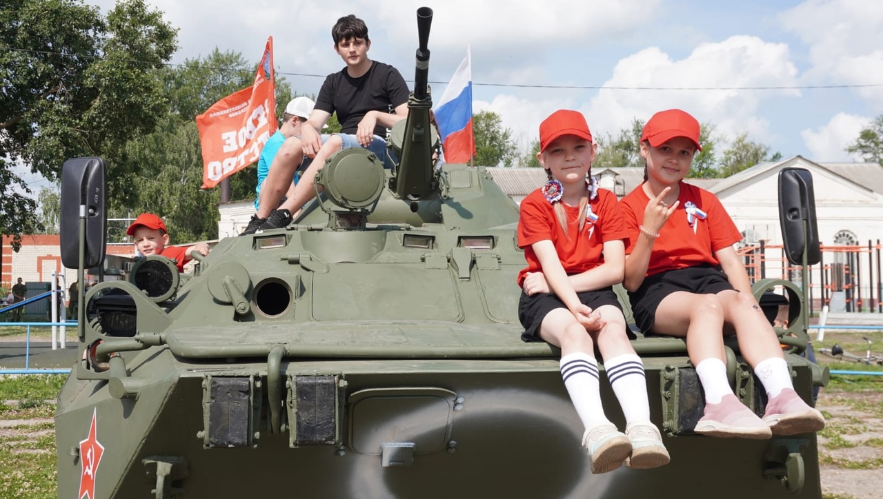 В День России екатериновцев ждала военно-патриотическая программа.