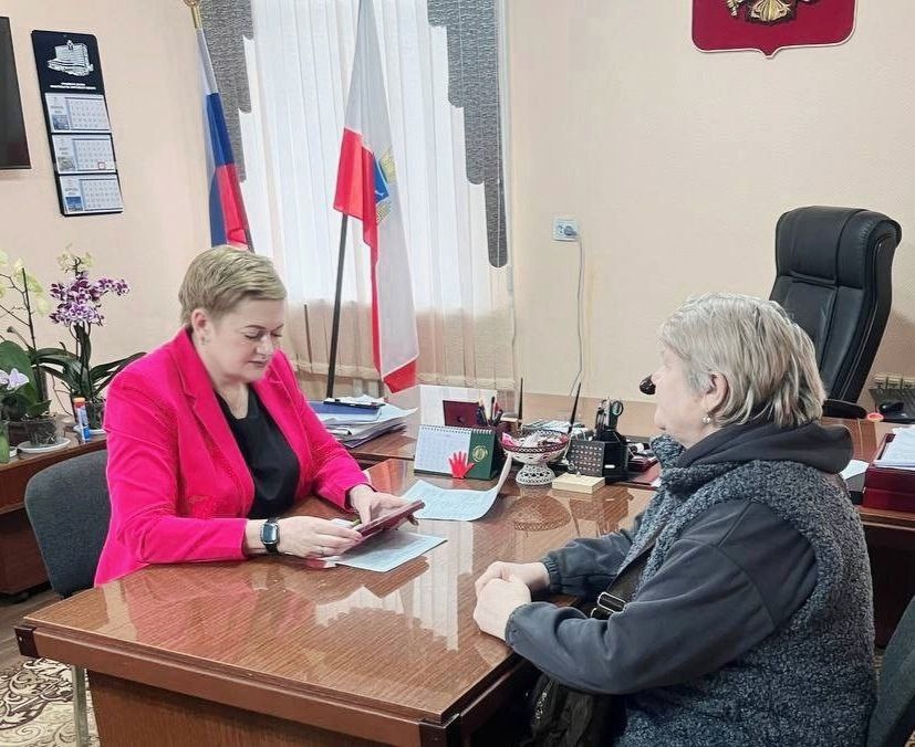 На очередной личный прием к главе обратился инициативный житель Екатериновского района.