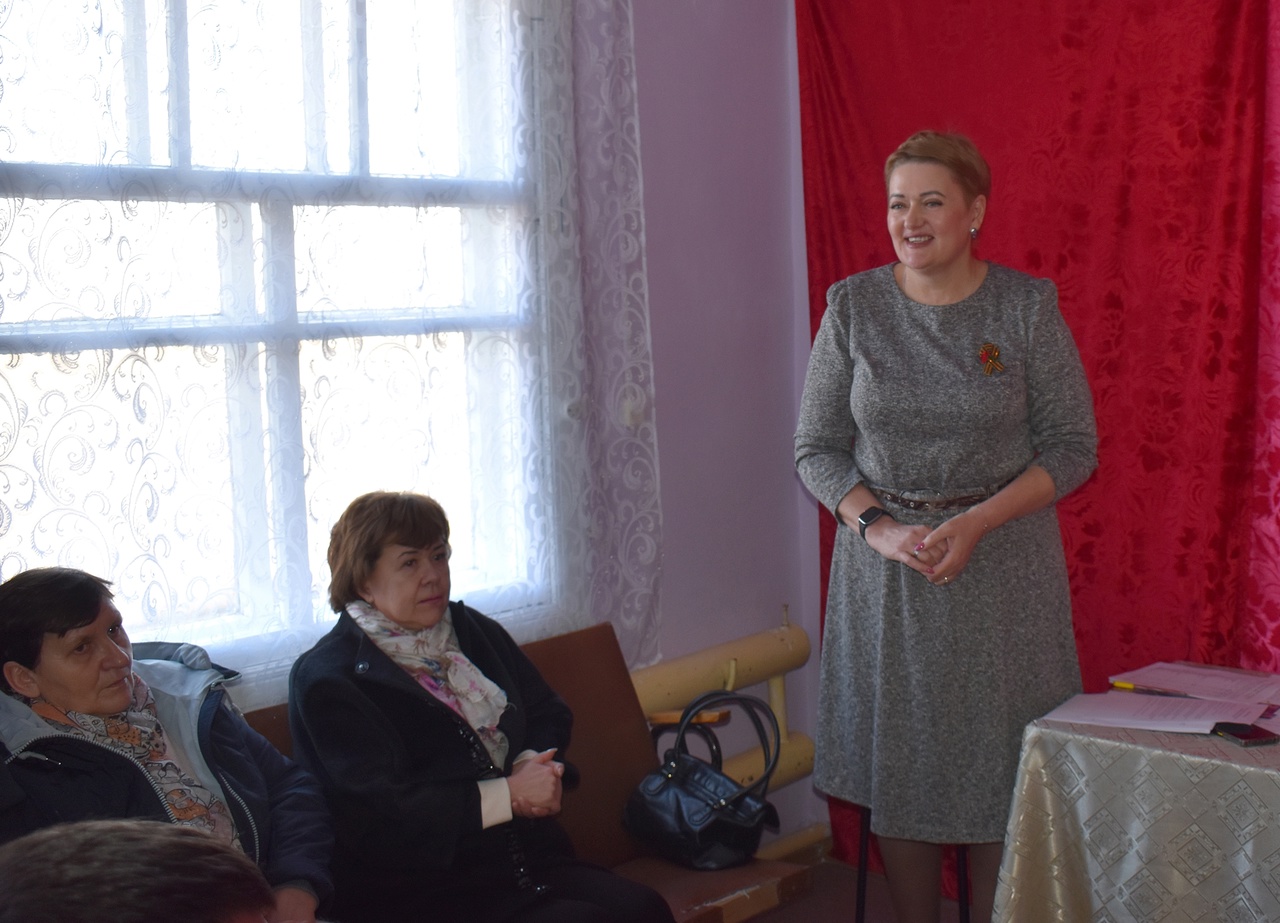 Светлана Байрак встретилась с жителями Галаховского поселения.