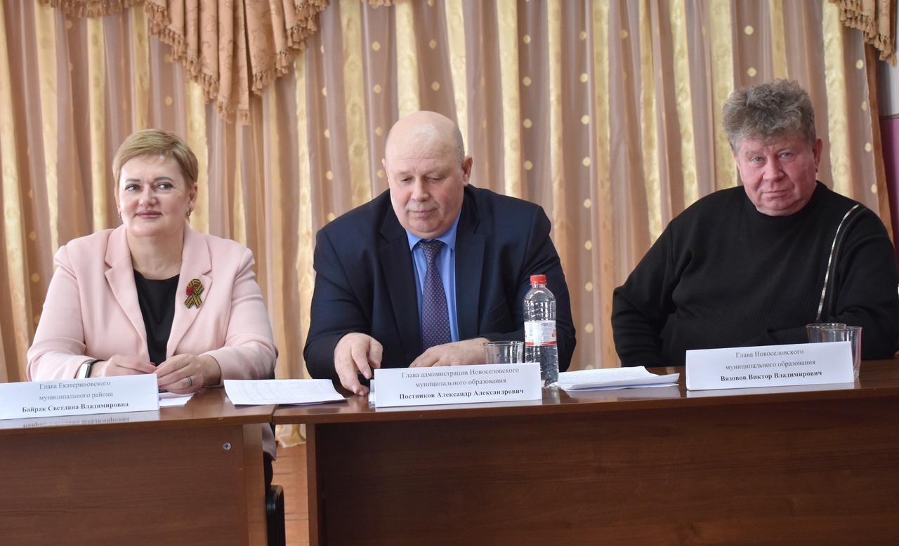 Светлана Байрак встретилась с жителями села Новосёловка.