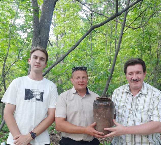 Память жива. Память жива.
